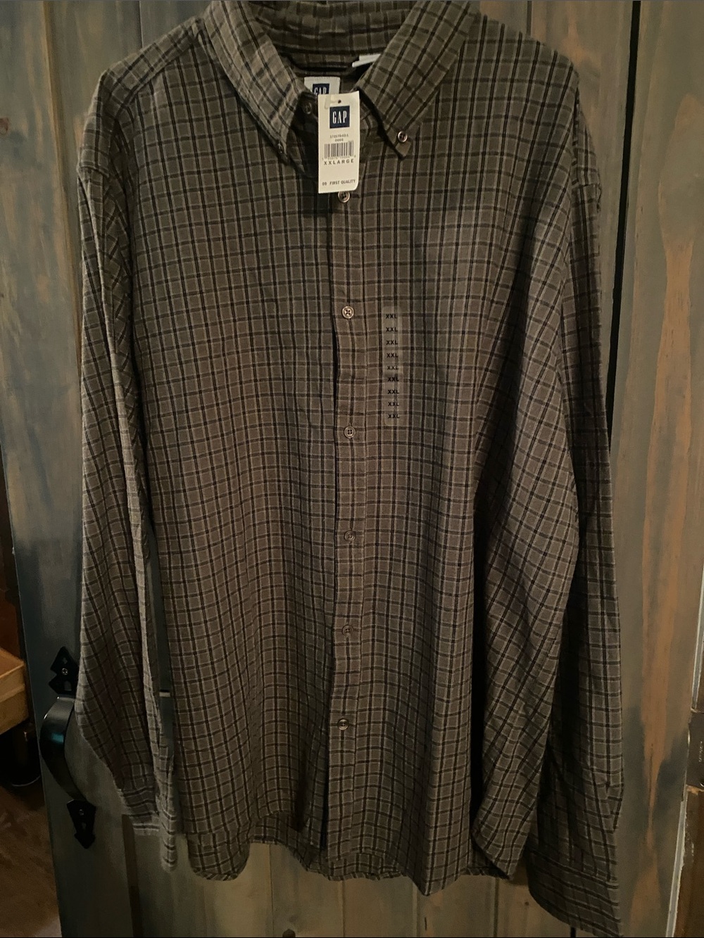 GAP Men’s Olive Plaid Long-Sleeve Button-Down Shirt